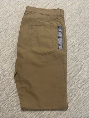 NWT ✨ GAP Slim Fit Pants - Tan